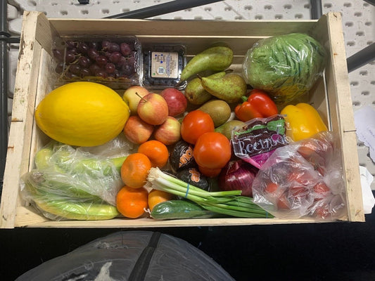 Slimming fruit & salad special